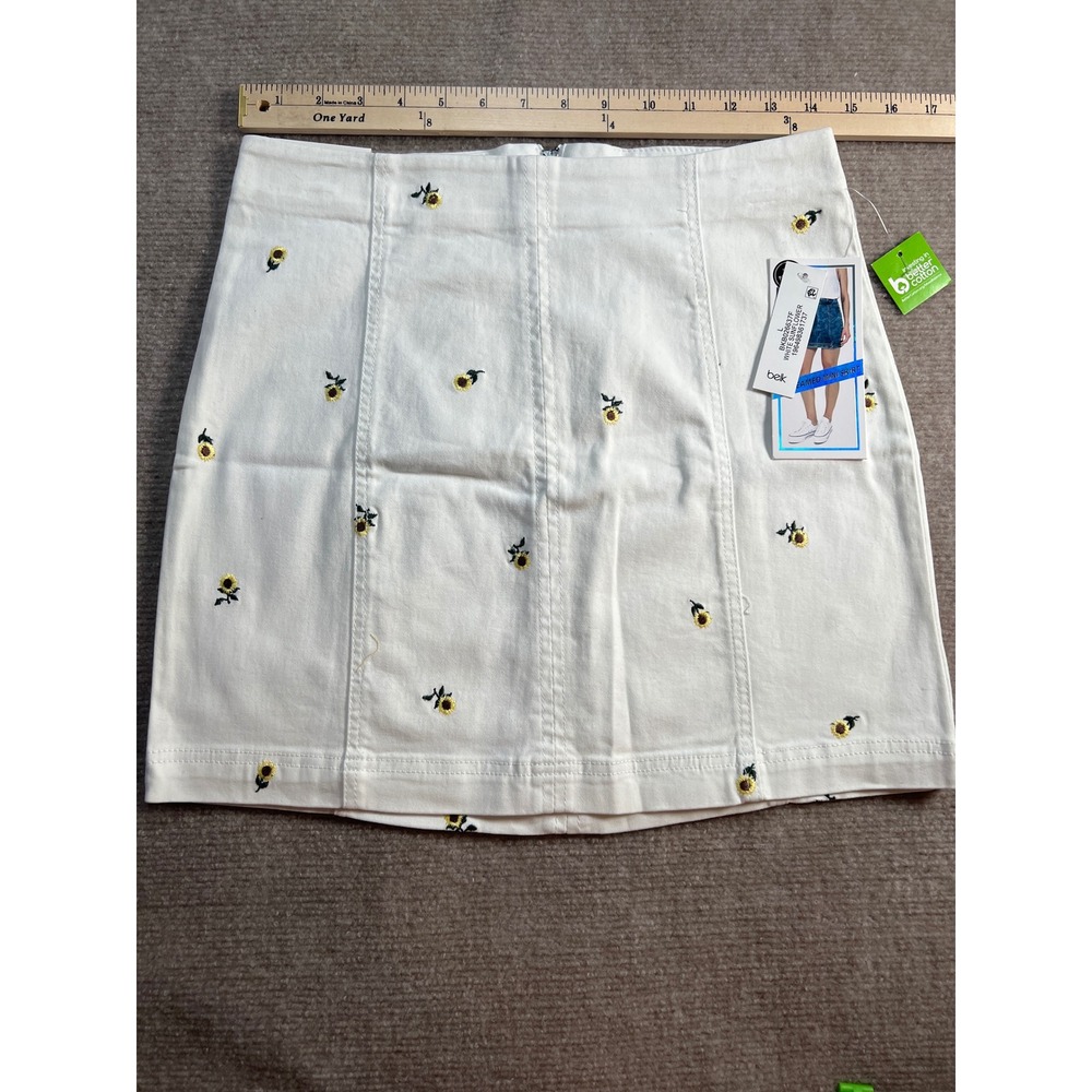 Tinseltown Womens White Sunflower Embroidered Seamed Denim Mini Skirt Size L NEW